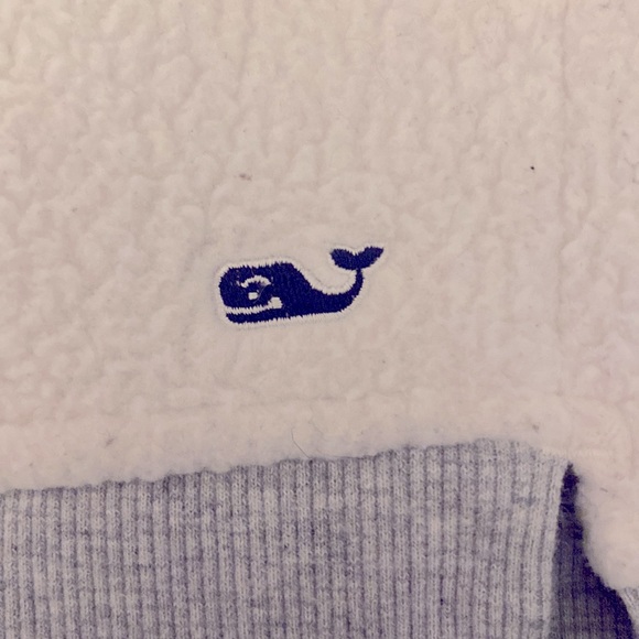 Vineyard vines thick Sherpa sweater. Very soft and very warm - Picture 3 of 3